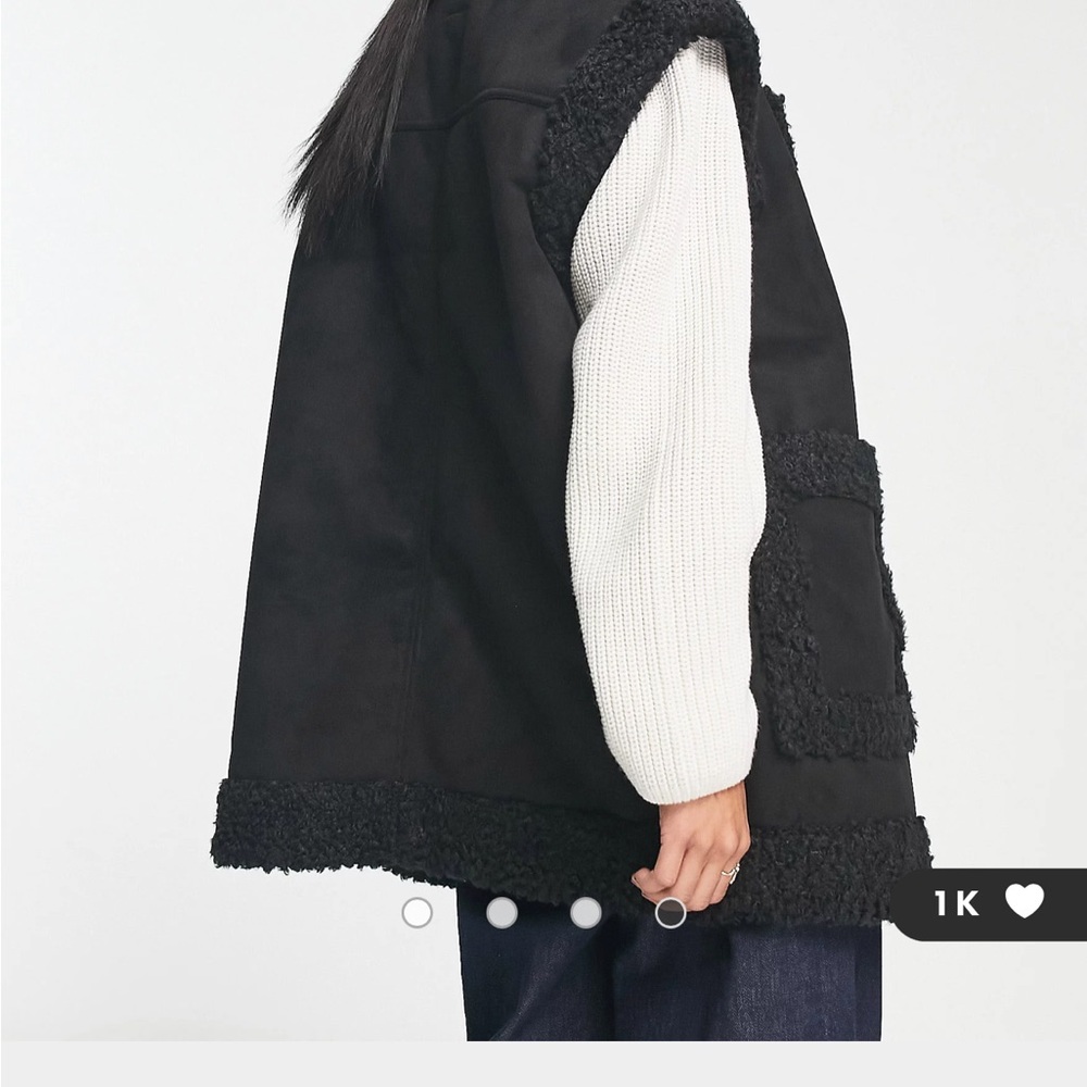 NWT River Island Faux Shearling vest-black